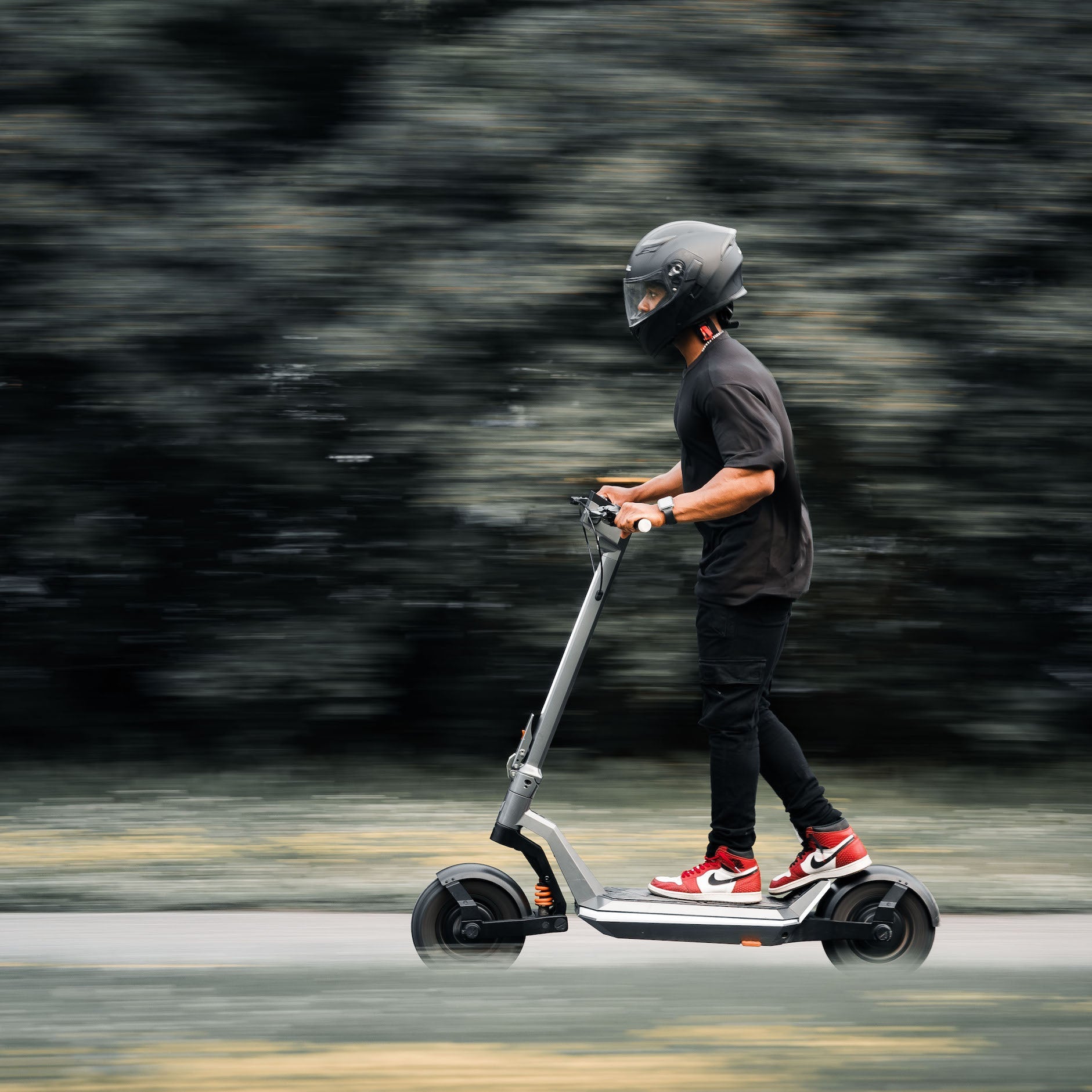 EZbike Canada : Apollo Pro E-Scooter